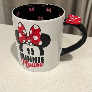 Disneyland Minnie Mouse Black and Red Bow Mug